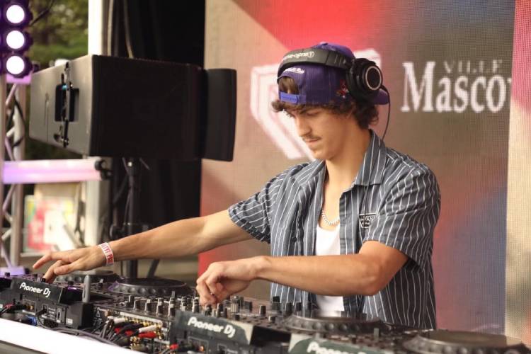 DJ TheStep_750x500