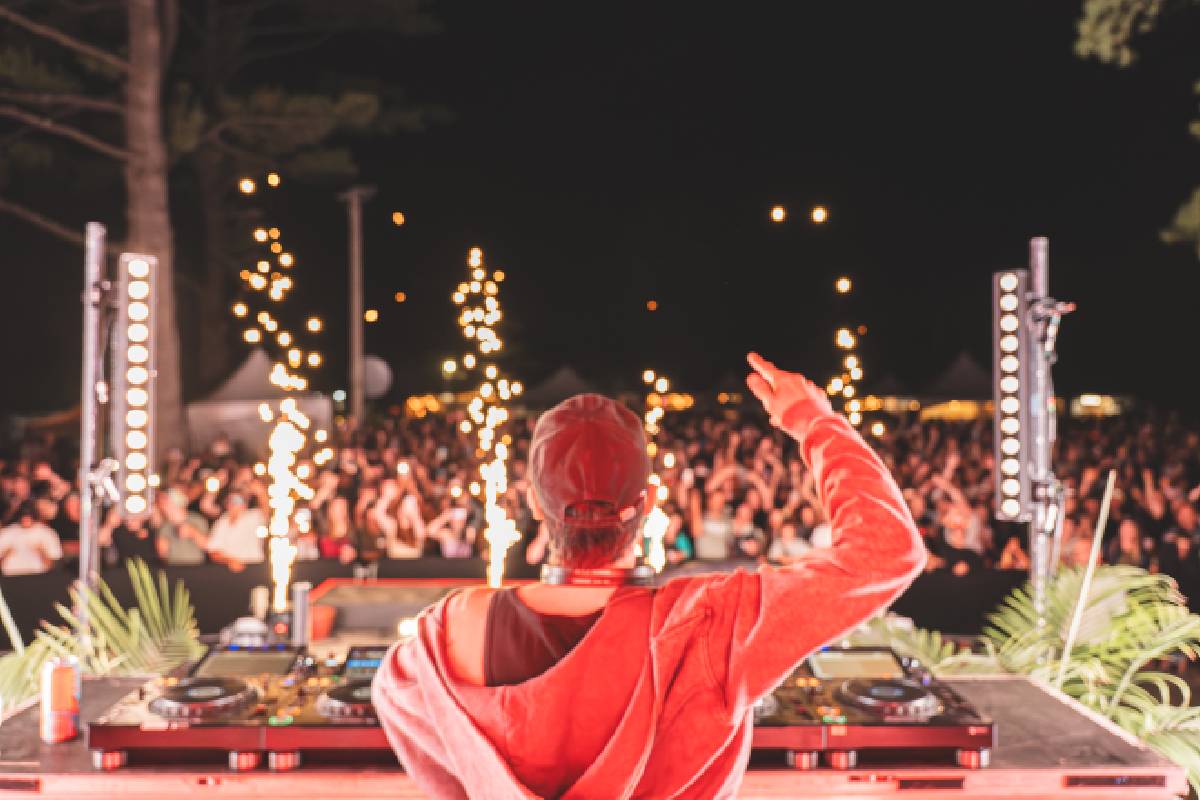 Photo DJ Accueil 1200×800
